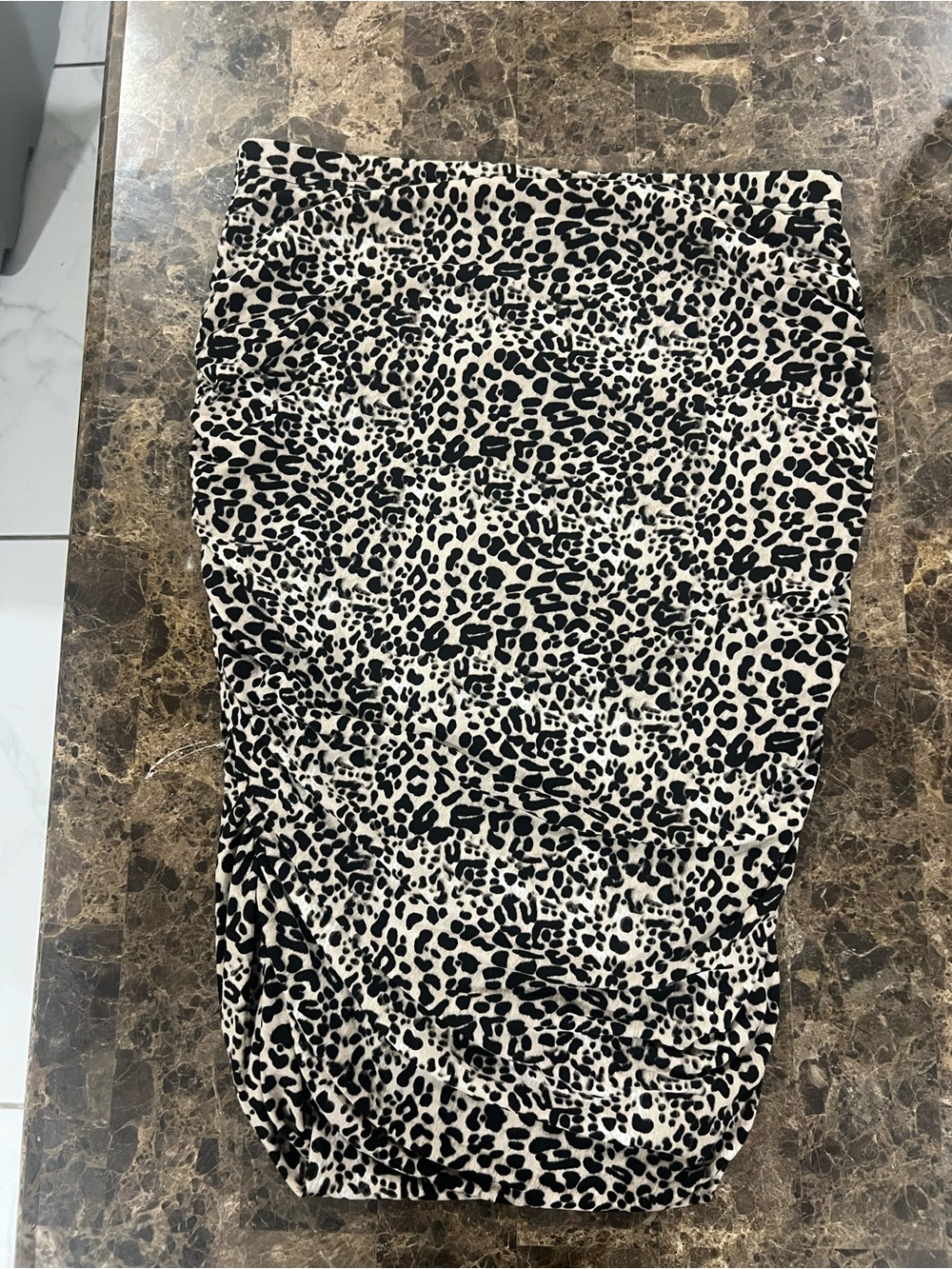 Vince Camuto Leopard Print Ruched Pencil Skirt - Black & Cream